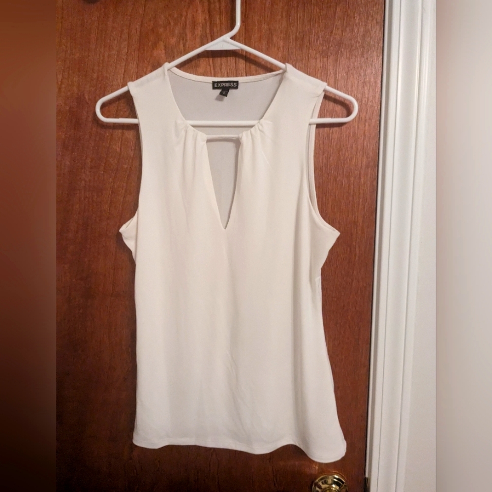 Express Sleeveless Blouse in Size M